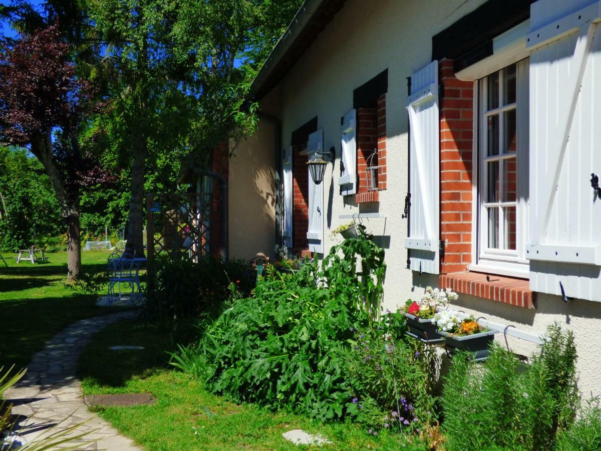 Chambres D'Hotes Les Muscaris Feins-en-Gatinais Ngoại thất bức ảnh